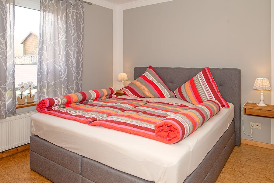 Elternschlafzimmer mit Doppelbett